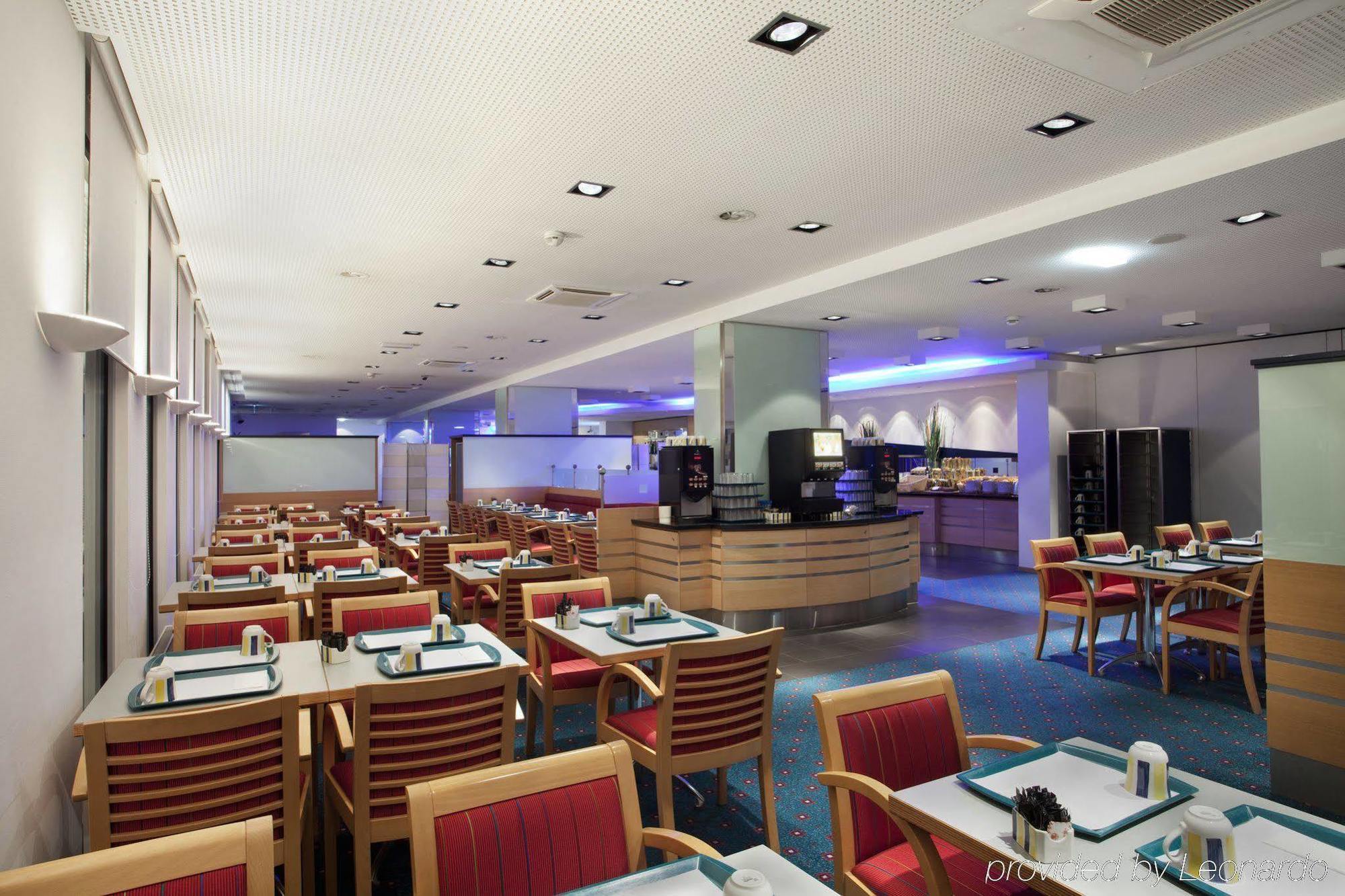 Holiday Inn Express Geneva Airport, An Ihg Hotel Ресторант снимка